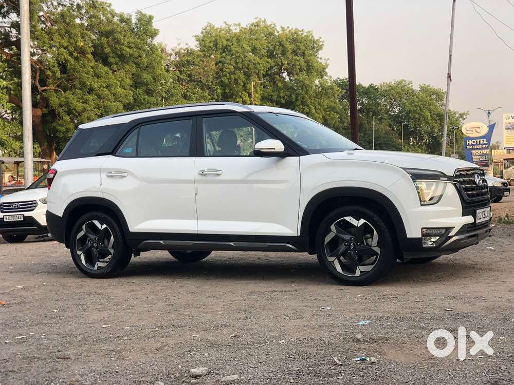 Hyundai Alcazar Platinum 7 Str 1.5 Turbo Petrol Adventure, 2023, Pet..