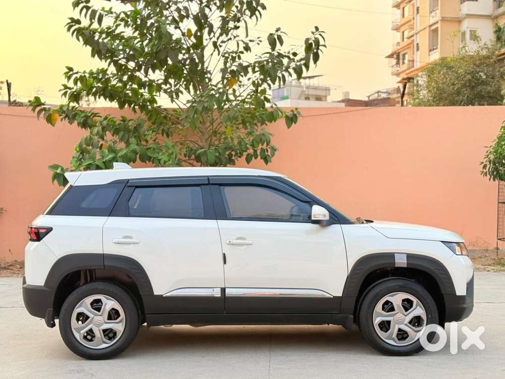 Maruti Suzuki Brezza 1.5 Vxi Cng, 2023, Cng & Hybrids