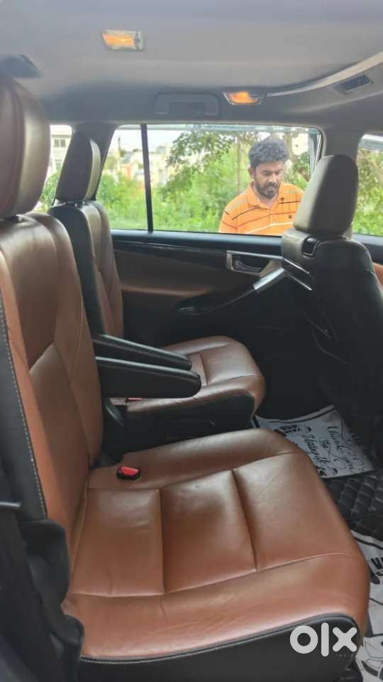 Toyota Innova Crysta 2.8 Zx At 7 Seater, 2017, Diesel