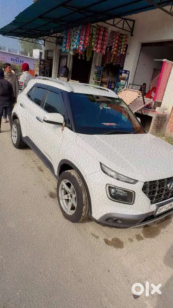 Hyundai Venue 2021 Petrol 70000 Km Driven