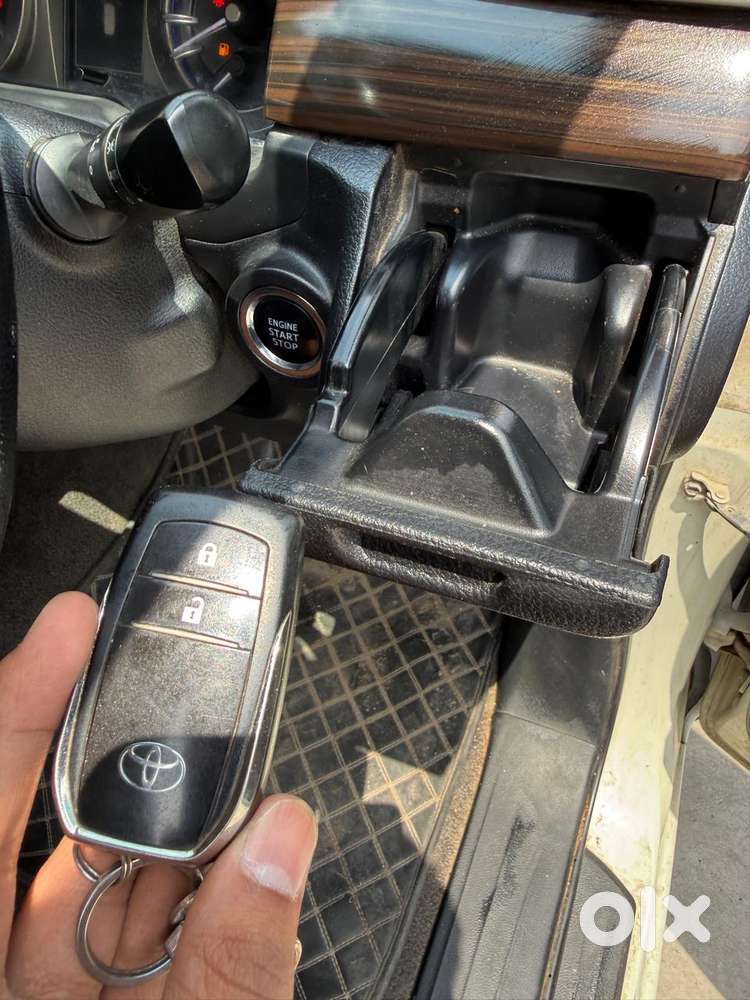 Toyota Innova Crysta 2.8 Z, 2016, Diesel