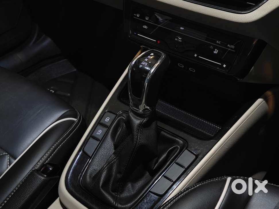 Skoda Slavia 1.0 Ambition Tsi At, 2023, Petrol