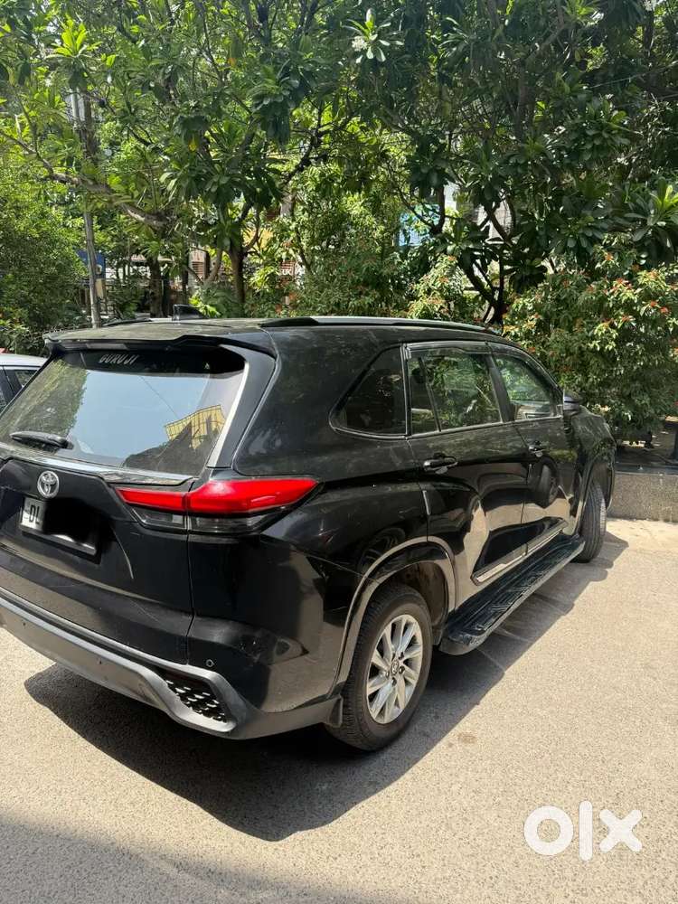 Toyota Innova Hycross 2024 Petrol 26000 Km Driven Immaculate Condition