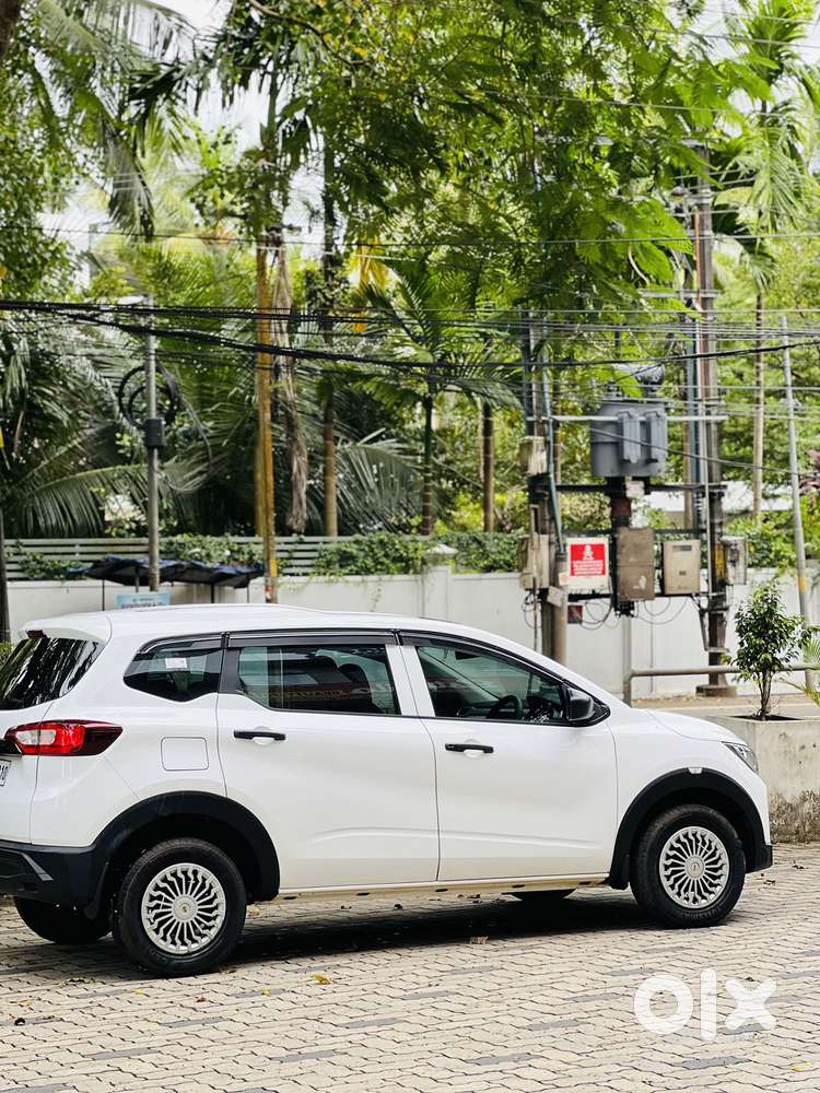 Renault Triber Authentic-petrol-manual, 2026, Petrol