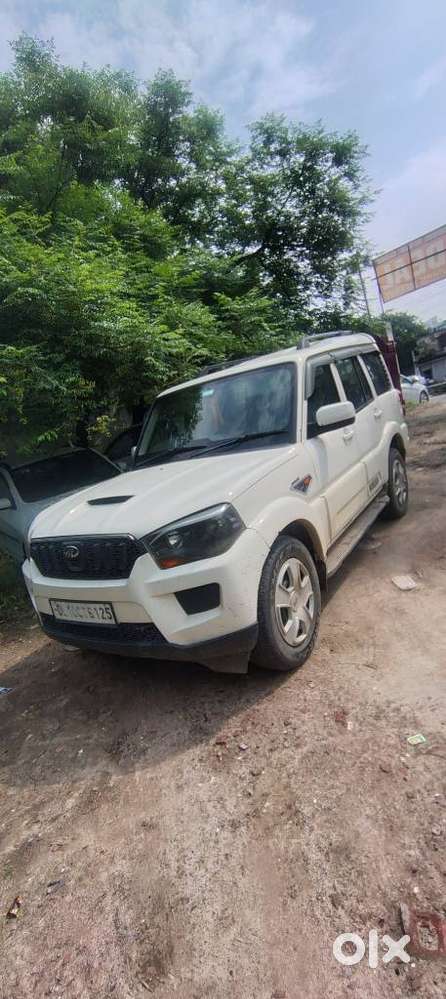 Mahindra Scorpio S6 Plus, 2016, Diesel