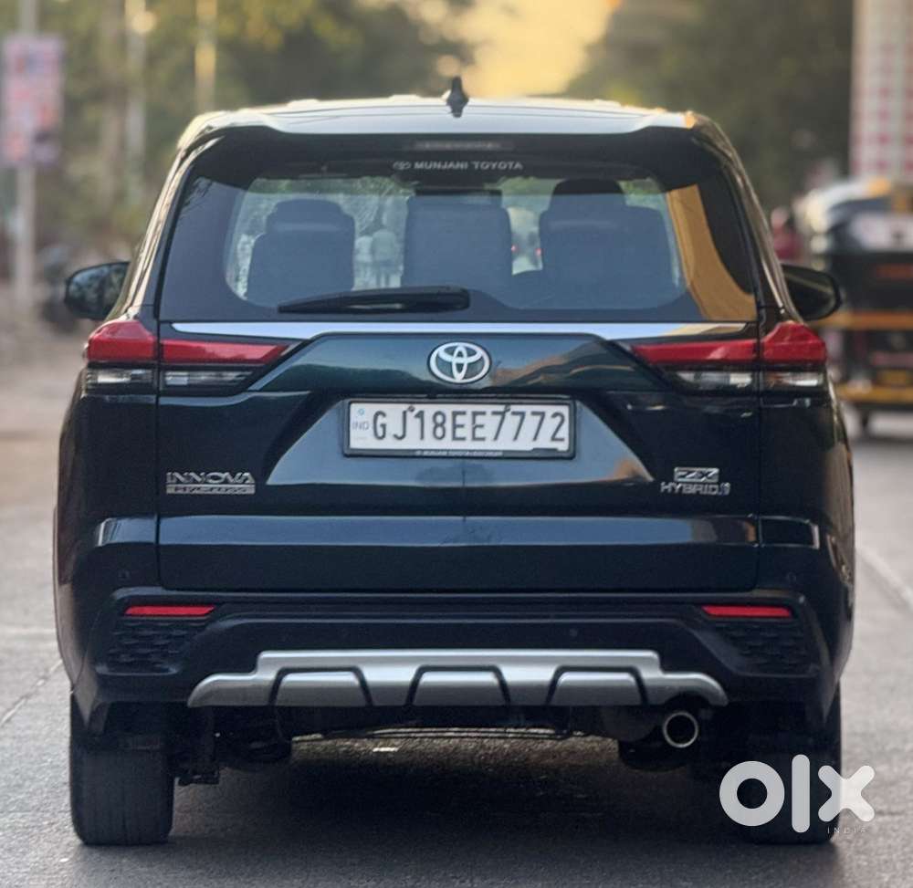 Toyota Innova Hycross 2.0 Zx (o) Hybrid 7 Str, 2025, Petrol
