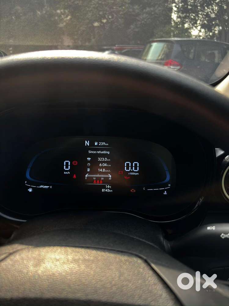 Hyundai Exter Amt Dual Tone White Sunroof  8500 Kms  Less Than 1 Yr