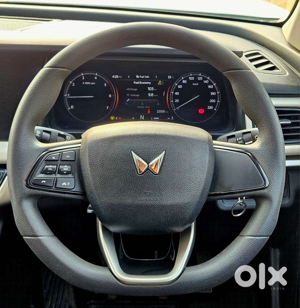 Mahindra Xuv700 Mx Diesel Mt 5 Str (e), 2023, Diesel