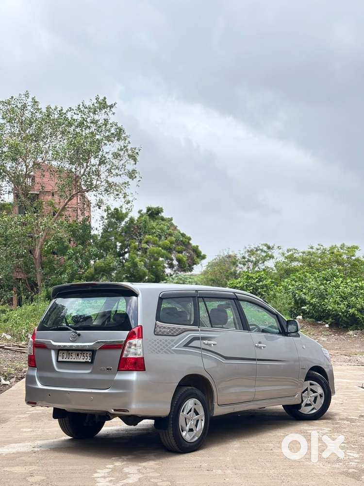 Toyota Innova 2.5 Gx (diesel) 8 Seater Bs Iv, 2015, Diesel
