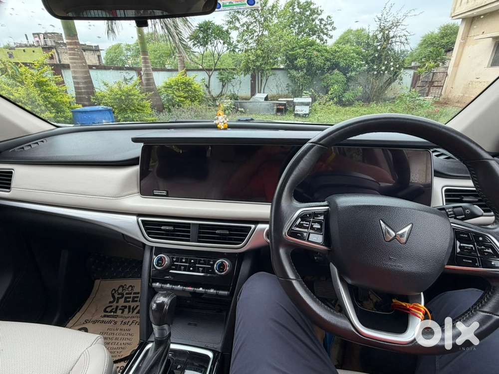 Mahindra Xuv700 Petrol 2026
