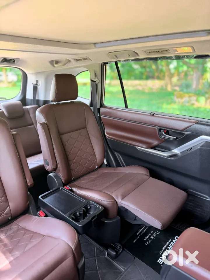 Toyota Innova Hycross 2.0 Zx (o) Hybrid 7 Str, 2024, Petrol