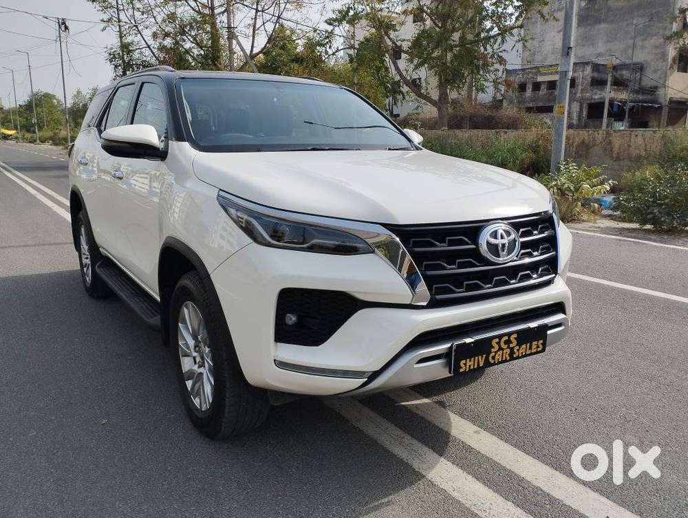 Toyota Fortuner 4x2 At 2.7 Petrol, 2025, Petrol