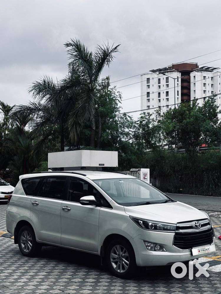Toyota Innova Crysta 2.8z Automatic, 2017, Diesel