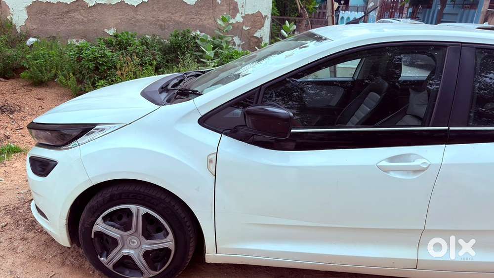 Tata Altroz 2023 Petrol