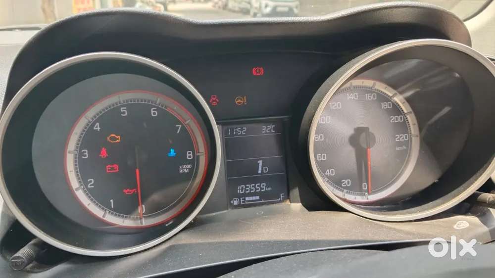 Well-maintained Maruti Swift Vxi Petrol - [103559] Driven,