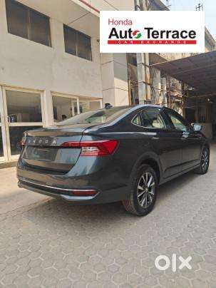 Skoda Slavia 1.0 Tsi Style At, 2025, Petrol