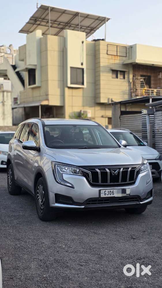 Mahindra Xuv700 2.0 Mx Petrol Mt 5 Str, 2022, Petrol