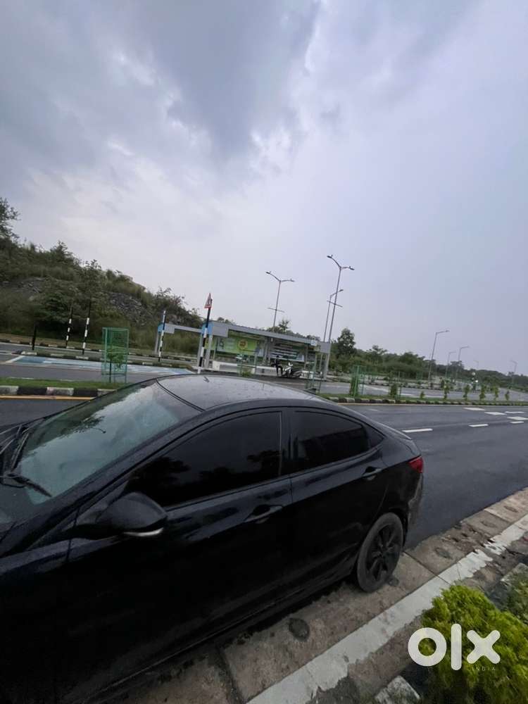 Hyundai Verna Modifed First Owner Black Colour