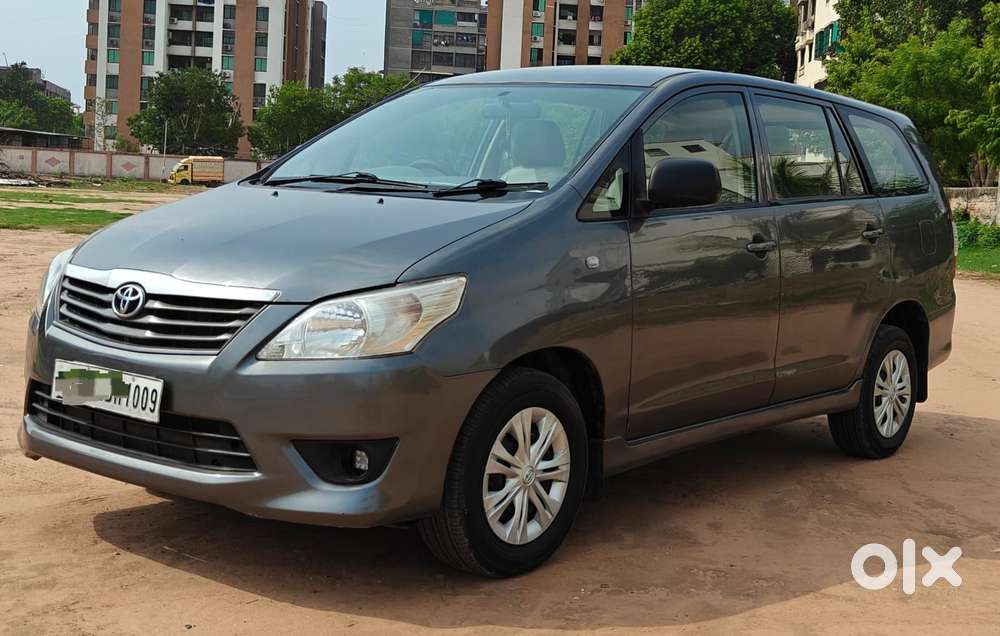 Toyota Innova 2.5 G (diesel) 8 Seater Bs Iv, 2013, Diesel