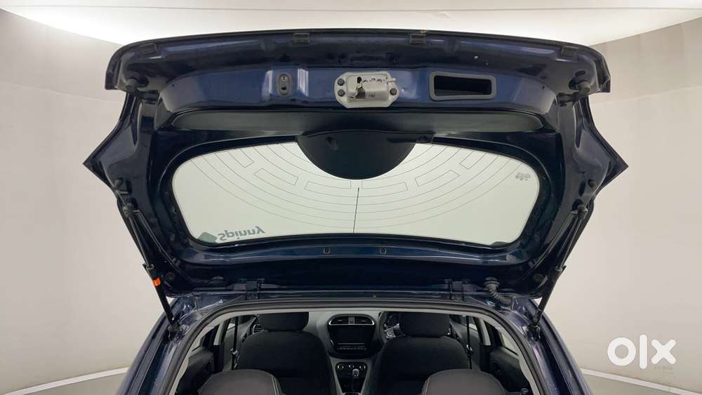 Tata Tiago Xza, 2022, Petrol