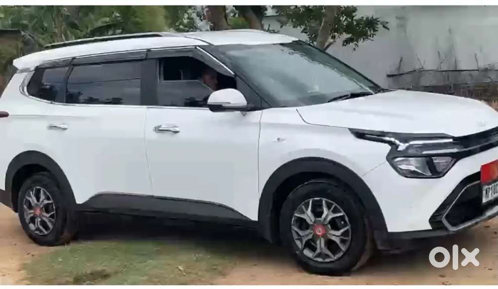 Kia Carens 2022 Petrol 14000 Km Driven