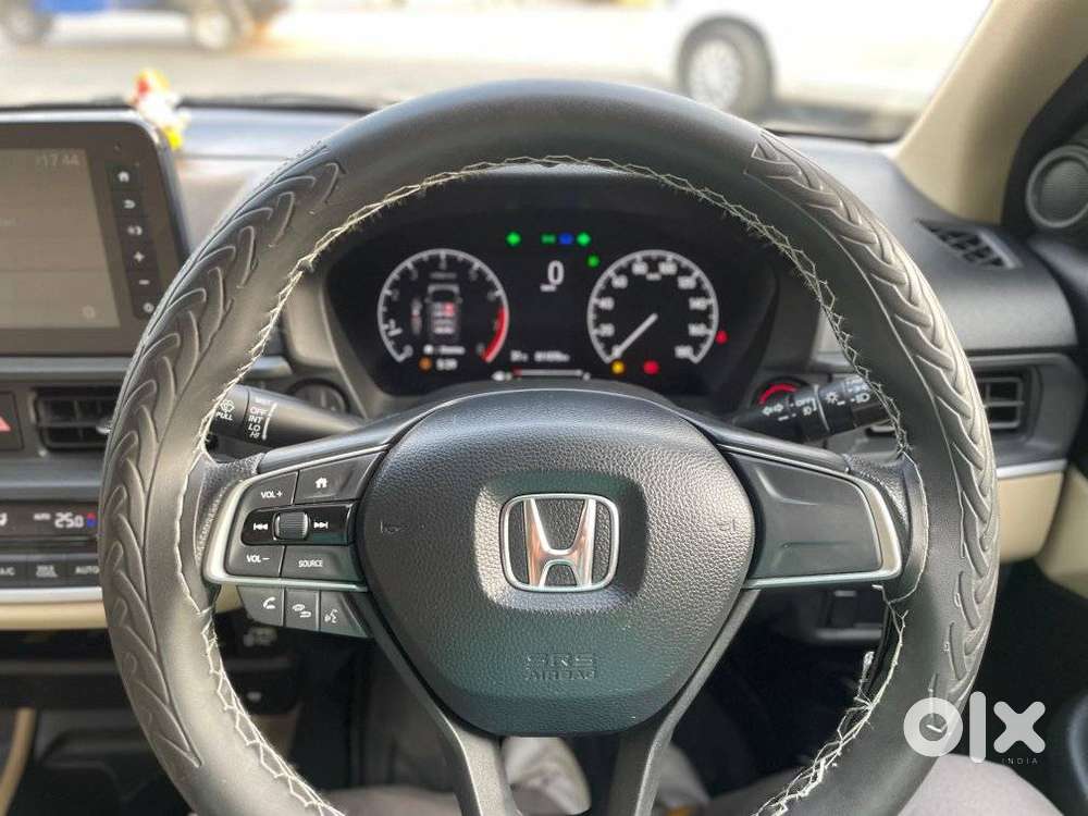 Honda Amaze 2nd Gen Vx, 2025, Petrol