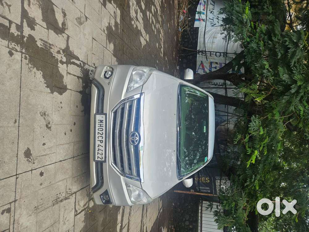 Toyota Innova 2.0 V 2012