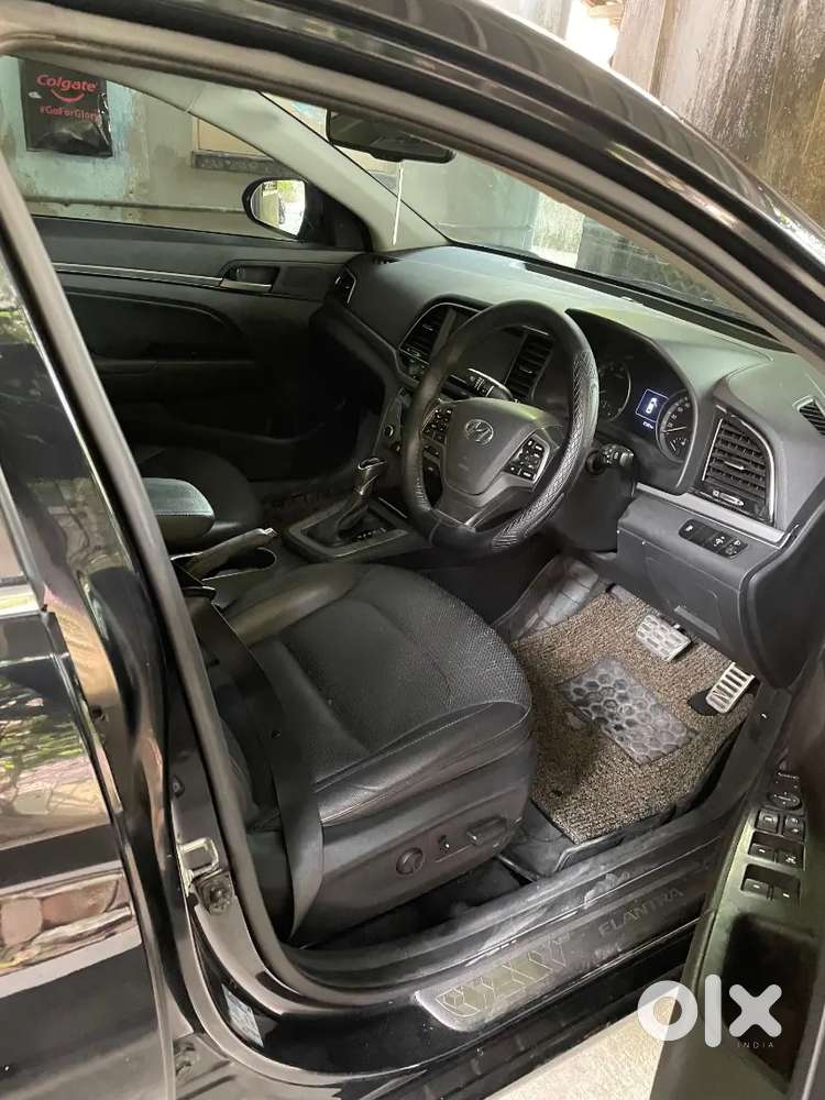 2018 Hyundai Elantra - Mint Condition