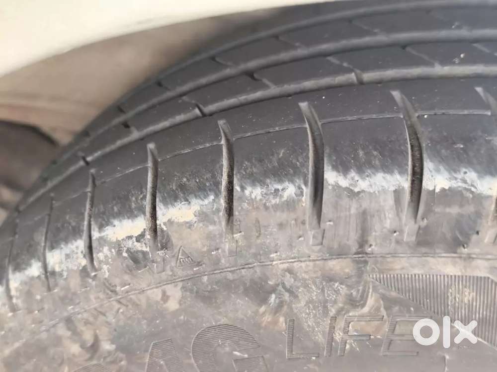 Brand New Tyres 
Recently Oil Service Done
4 New Shawkabser