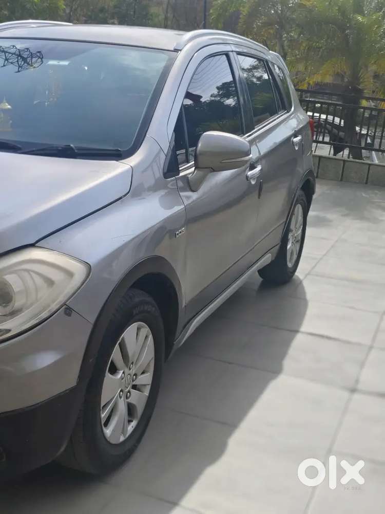 Maruti Suzuki S-cross 2015 Diesel Manual Good Condition Brand New Tire