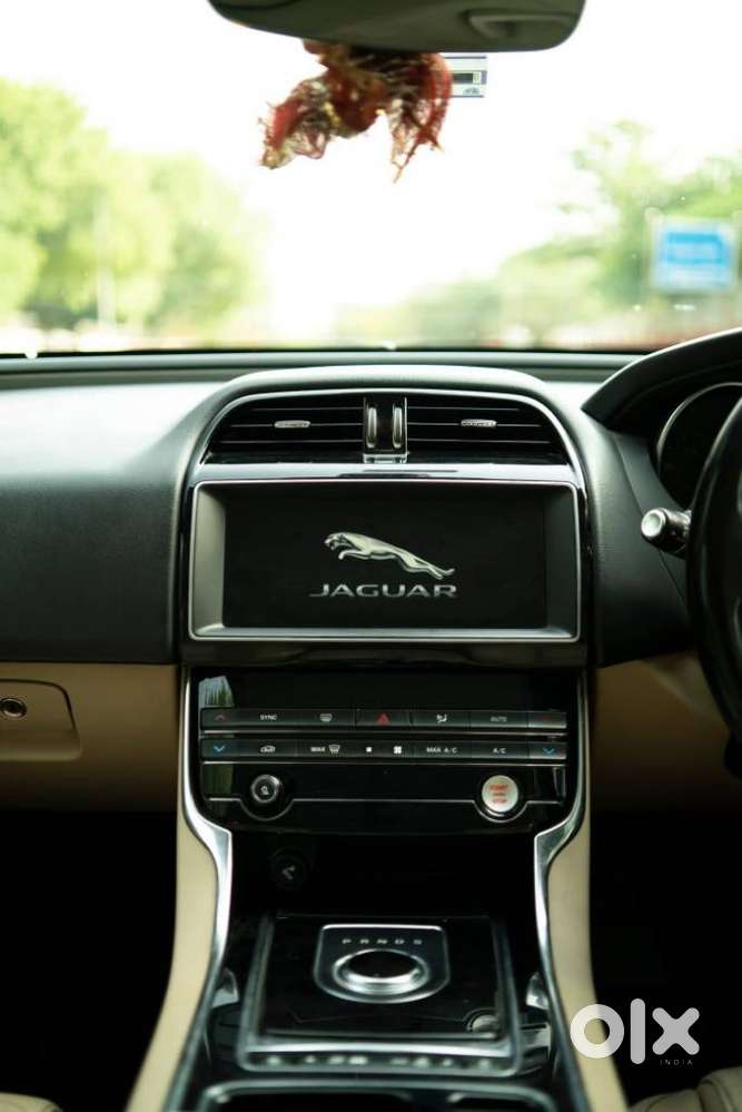 Jaguar Xe Portfolio, 2019, Diesel
