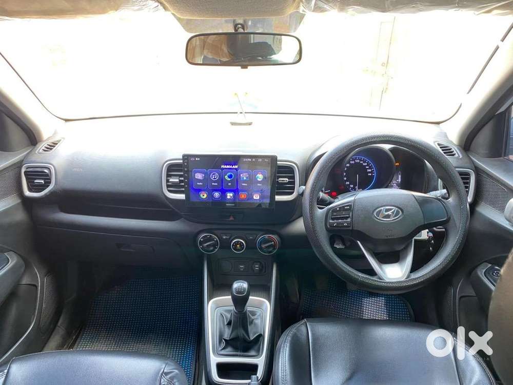 Hyundai Venue Petrol Well Maintained