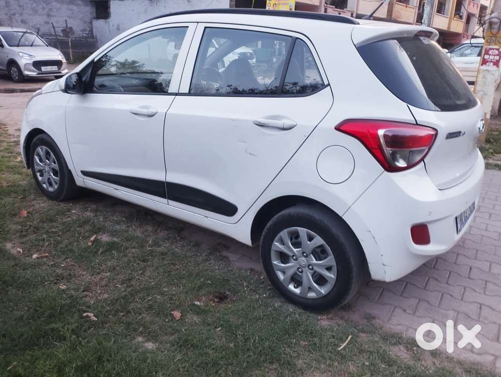 Hyundai Grand I10 2013-2016 Sportz, 2015, Petrol
