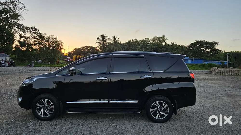 Toyota Innova Crysta 2023