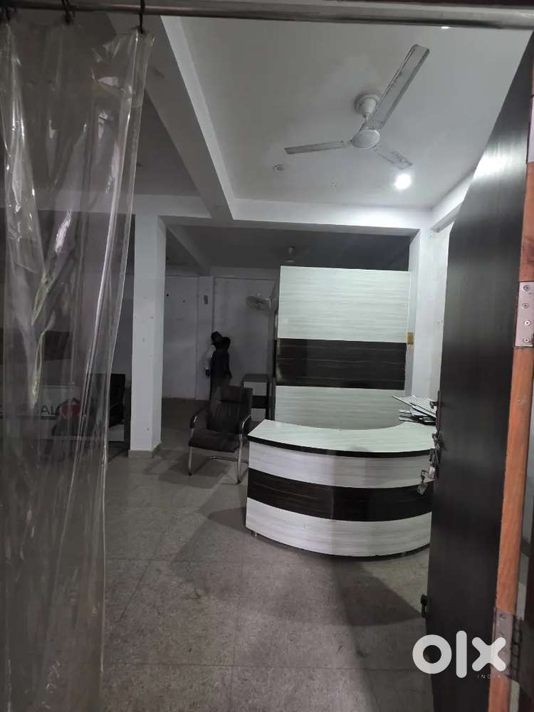 800 Square feet Comercial Property For Rent