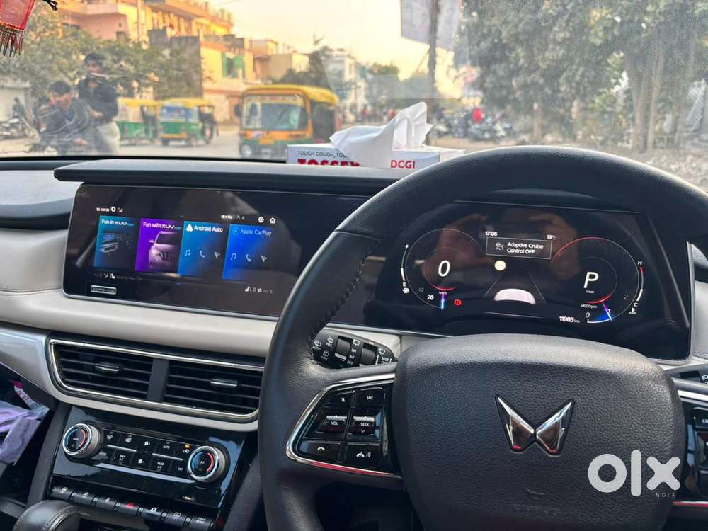 Mahindra Xuv700 2.2 Ax 7 Diesel At Luxury Pack Str, 2025, Diesel