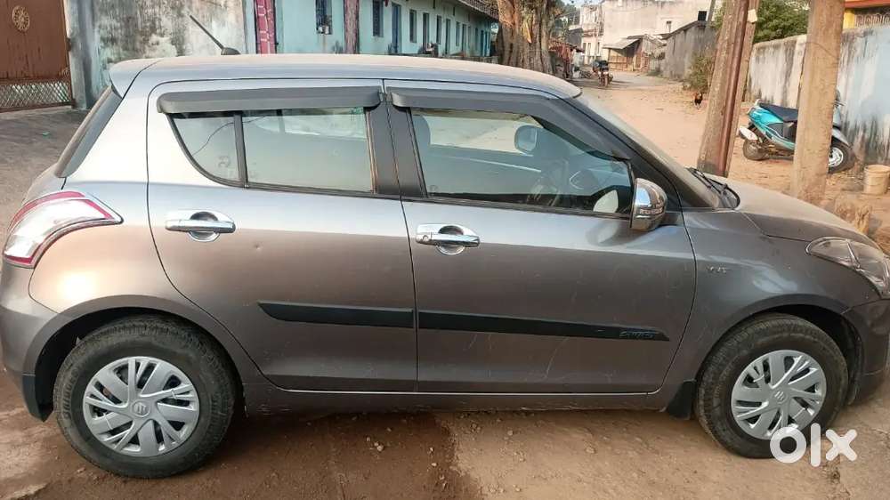 गाड़ी बिल्कुल फिट है अबतक किसी प्रकार का कोई शिकायत नहीं हुआ है।