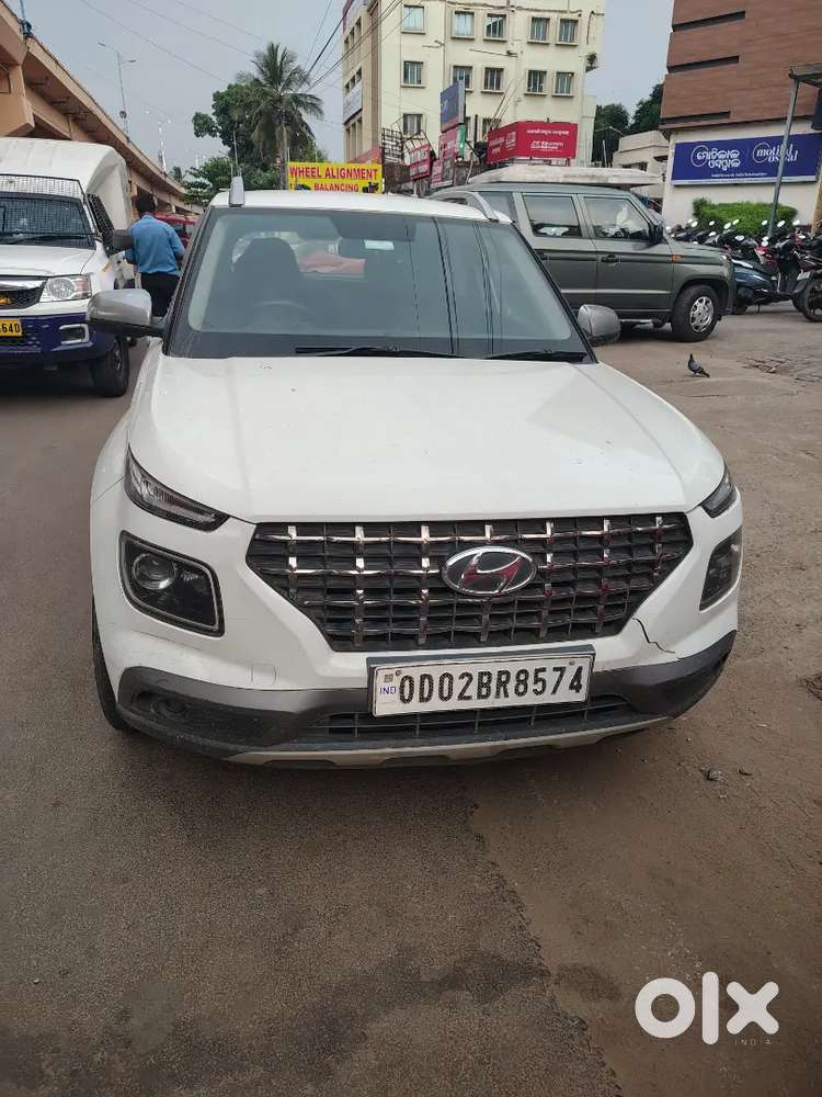 Hyundai Venue 2021 Petrol Well Maintained