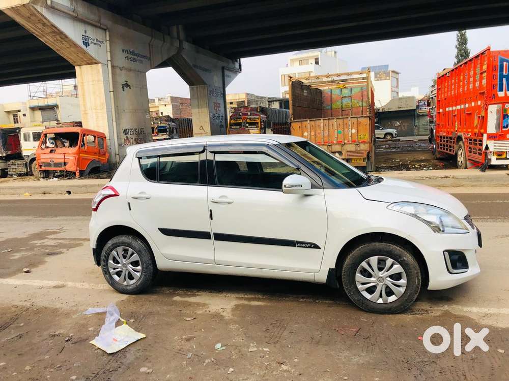 Maruti Suzuki Swift Vxi + Manual, 2017, Petrol
