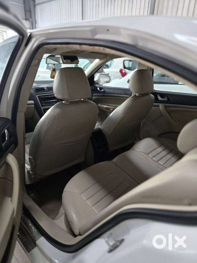 Skoda Laura Ambition 2.0 Tdi Cr Mt, 2011, Diesel