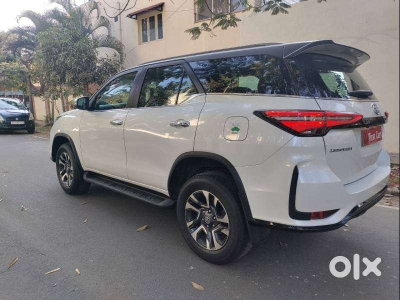 Toyota Fortuner Legender