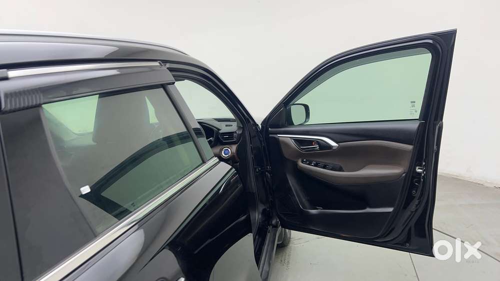 Toyota Urban Cruiser Hyryder 1.5 V Hybrid, 2025, Cng & Hybrids