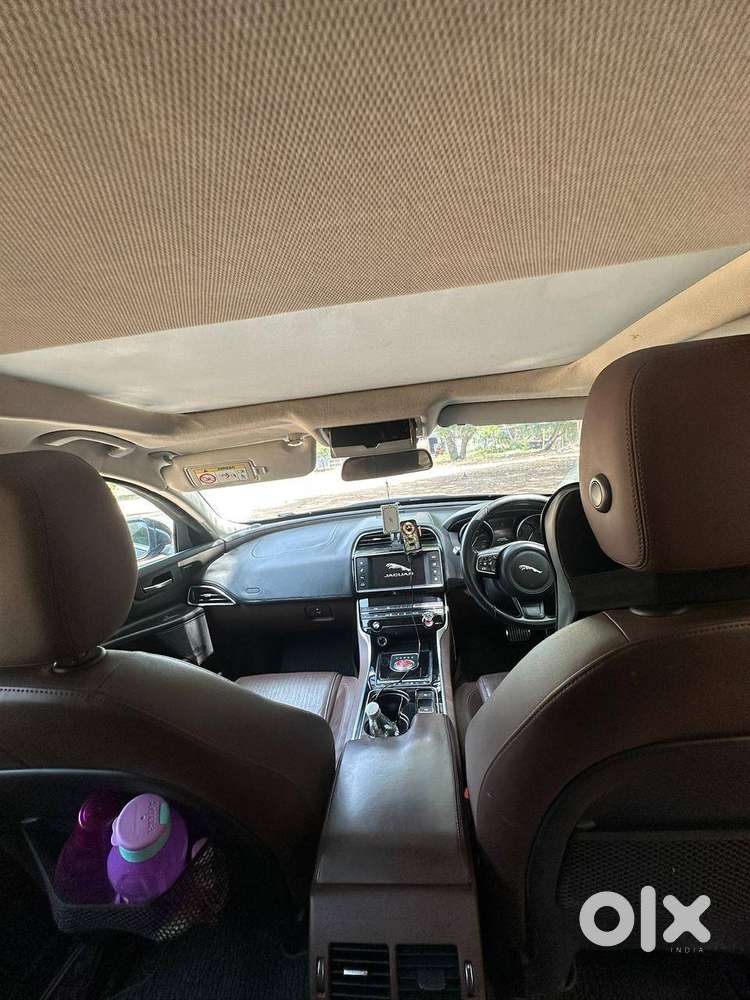 Jaguar Xe 250t Se ( 250 Bhp Rare Version)