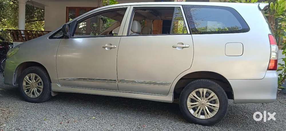 Innova 2005 Diesel Well Maintained , Center A/c, Converted To Type 4
