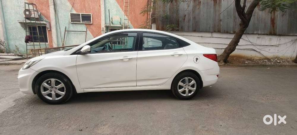 Hyundai Verna Fluidic 1.6 Vtvt Sx, 2013, Petrol