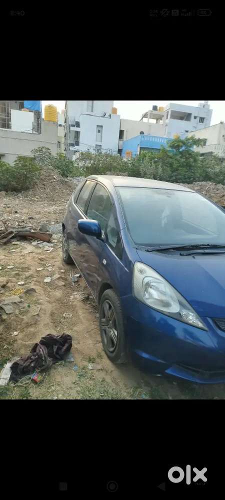 Honda Jazz 1.5 V I-dtec Mt 2011 For Sale - 270000