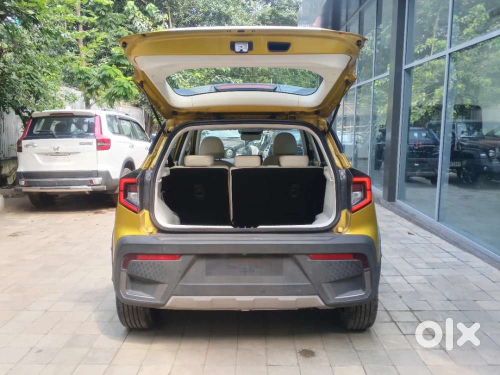 Mahindra Xuv 3xo Ax7l 1.2 Petrol At (pg), 2024, Petrol