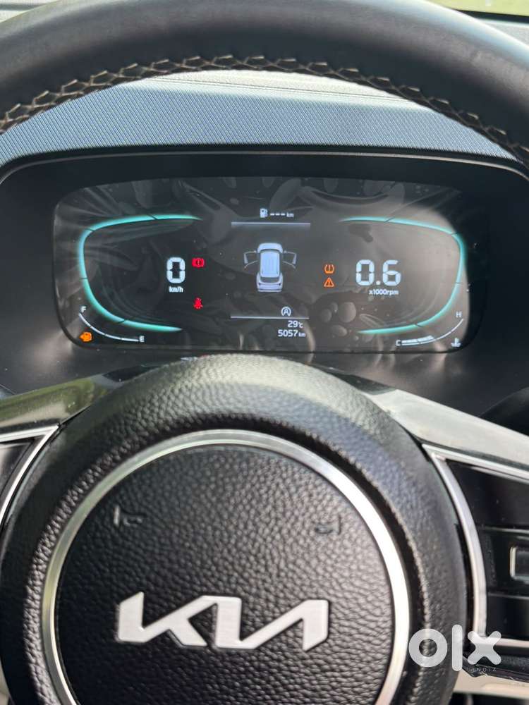 Kia Carens G1.5 6mt Gravity, 2025, Petrol