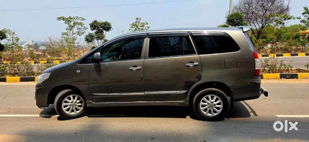 Toyota Innova 2012