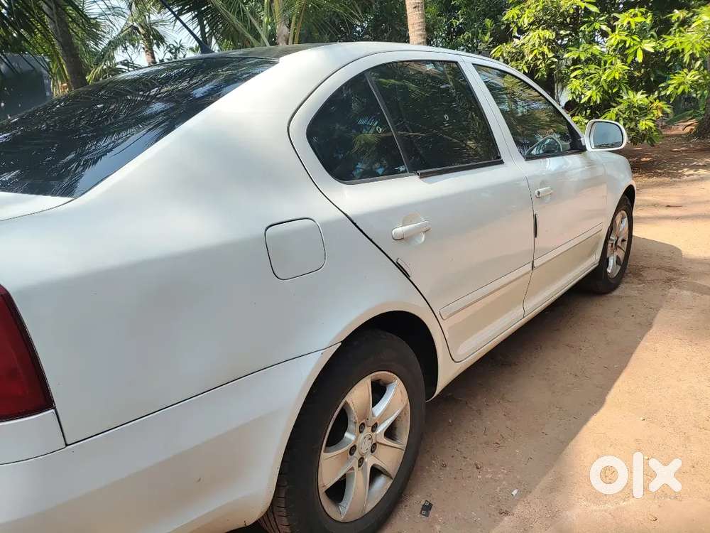 Skoda Laura 2012 Diesel 110000 Km Driven L&k  (city Mileage 21)